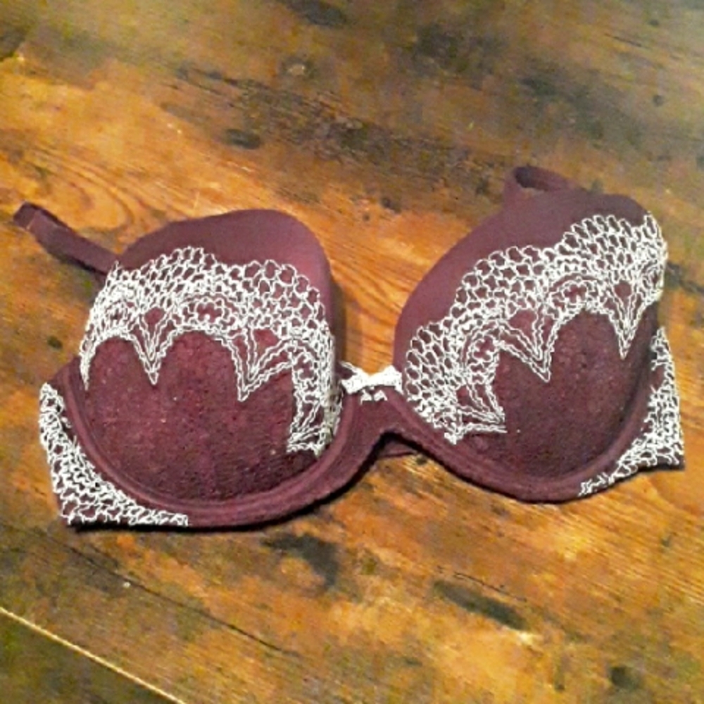 Victoria's Secret 34DD Burgundy & Cream Lace Gorgeous Padded Underwire Bra